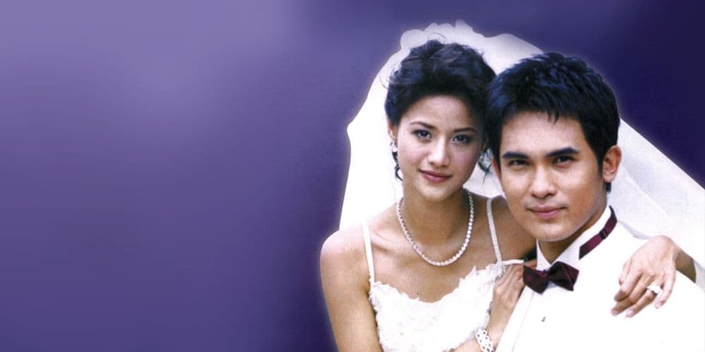 ฉากหลังจากละคร พลอยล้อมเพชร (2545)