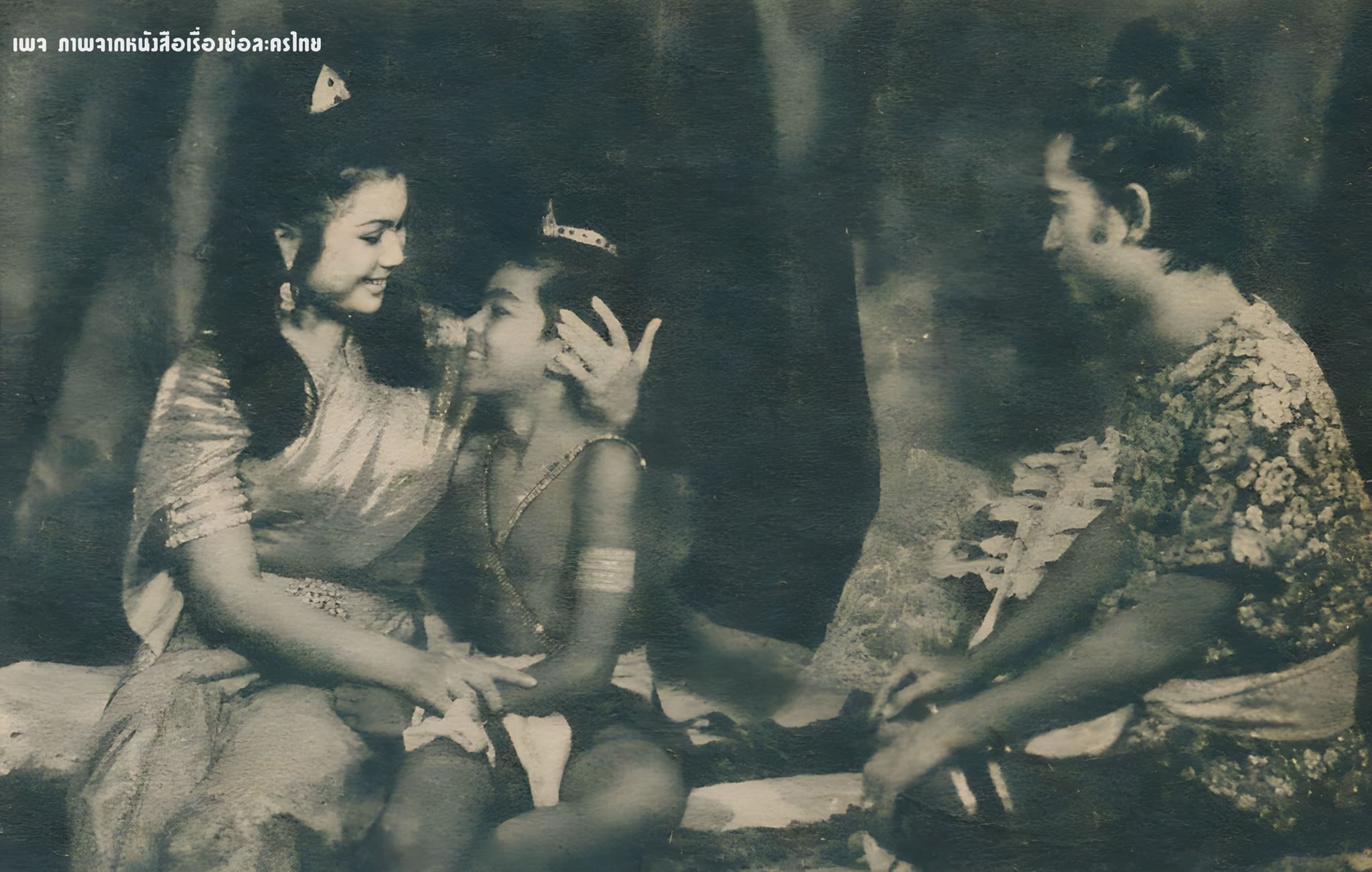 โปสเตอร์ละคร พระอภัยมณี ใช้เป็นพื้นหลัง