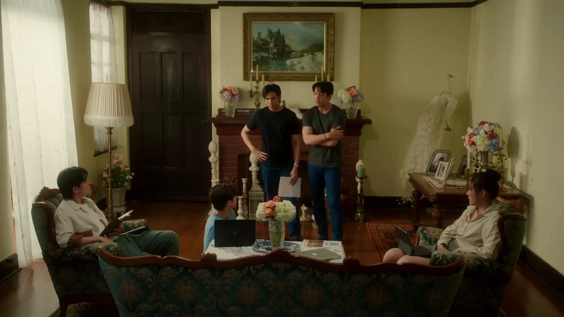 โปสเตอร์ละคร เดือนพราง The Hidden Moon ใช้เป็นพื้นหลัง