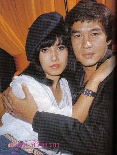 Poster of พรหมไม่ได้ลิขิต as background