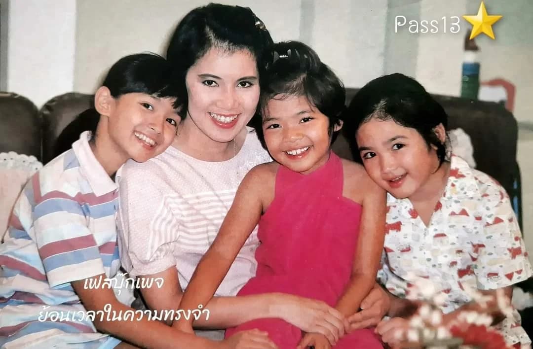 Poster of ตุ๊กตา as background