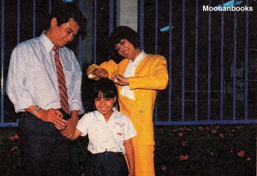 โปสเตอร์ละคร ตุ๊กตาผี ใช้เป็นพื้นหลัง