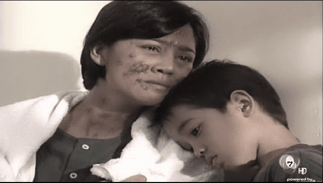 Poster of ใต้แสงตะวัน แสงเทียน as background