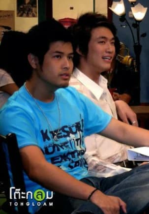 โปสเตอร์ละคร หมอสามชั้น ใช้เป็นพื้นหลัง