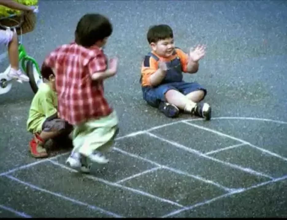 โปสเตอร์ภาพยนตร์ Narak Baby Powder We are Thai (ภาพยนตร์โฆษณา) ใช้เป็นพื้นหลัง