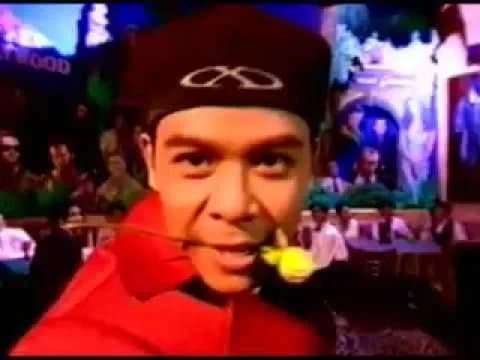 โปสเตอร์ภาพยนตร์ จัมโบ้ แมมโบ้ – ไวตามินเอ (Music Video) ใช้เป็นพื้นหลัง