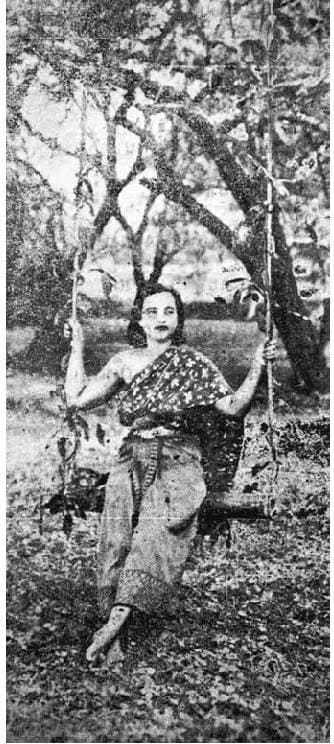 โปสเตอร์ภาพยนตร์ ขุนช้างขุนแผน ภาคพิเศษ ตอน เปรตวันทองห้ามทัพ ใช้เป็นพื้นหลัง