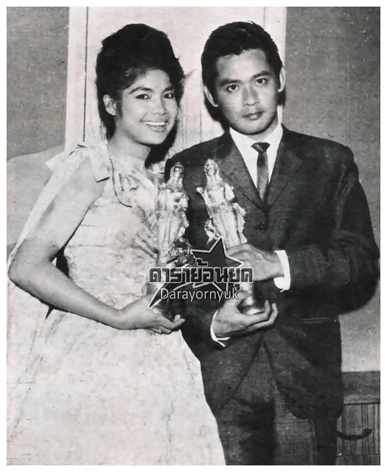 โปสเตอร์ภาพยนตร์ วัยรุ่นวัยคนอง ใช้เป็นพื้นหลัง