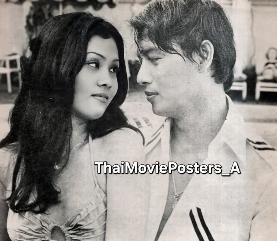 โปสเตอร์ภาพยนตร์ ยอดมนุษย์คอมพิวเตอร์ ใช้เป็นพื้นหลัง