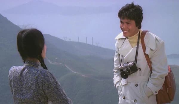 โปสเตอร์ภาพยนตร์ หงส์ทอง ใช้เป็นพื้นหลัง