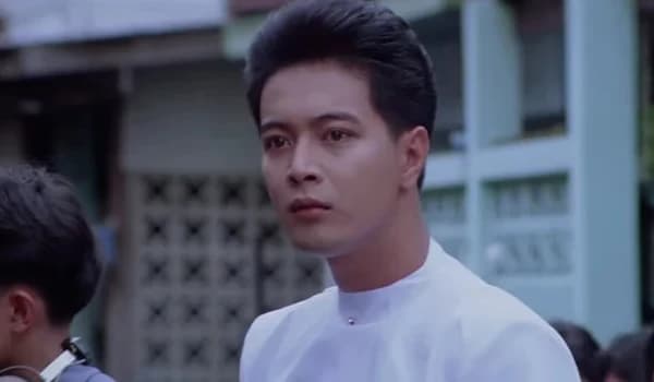 โปสเตอร์ภาพยนตร์ เทวดาตกสวรรค์ ใช้เป็นพื้นหลัง