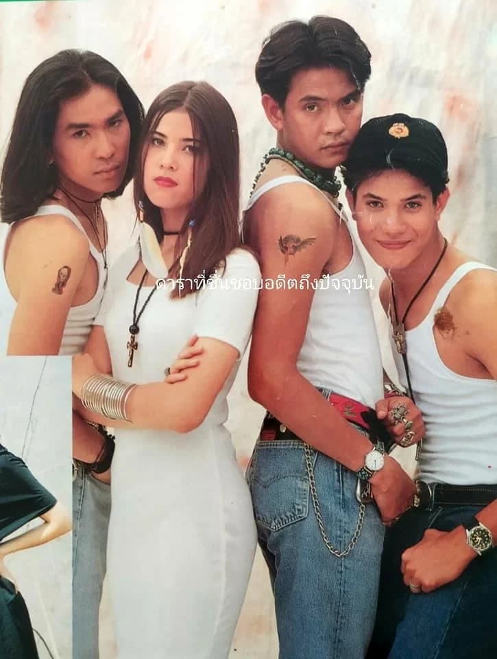 โปสเตอร์ภาพยนตร์ หล่อ ซ่า เซอร์กับเธอผู้หวานใจ ใช้เป็นพื้นหลัง