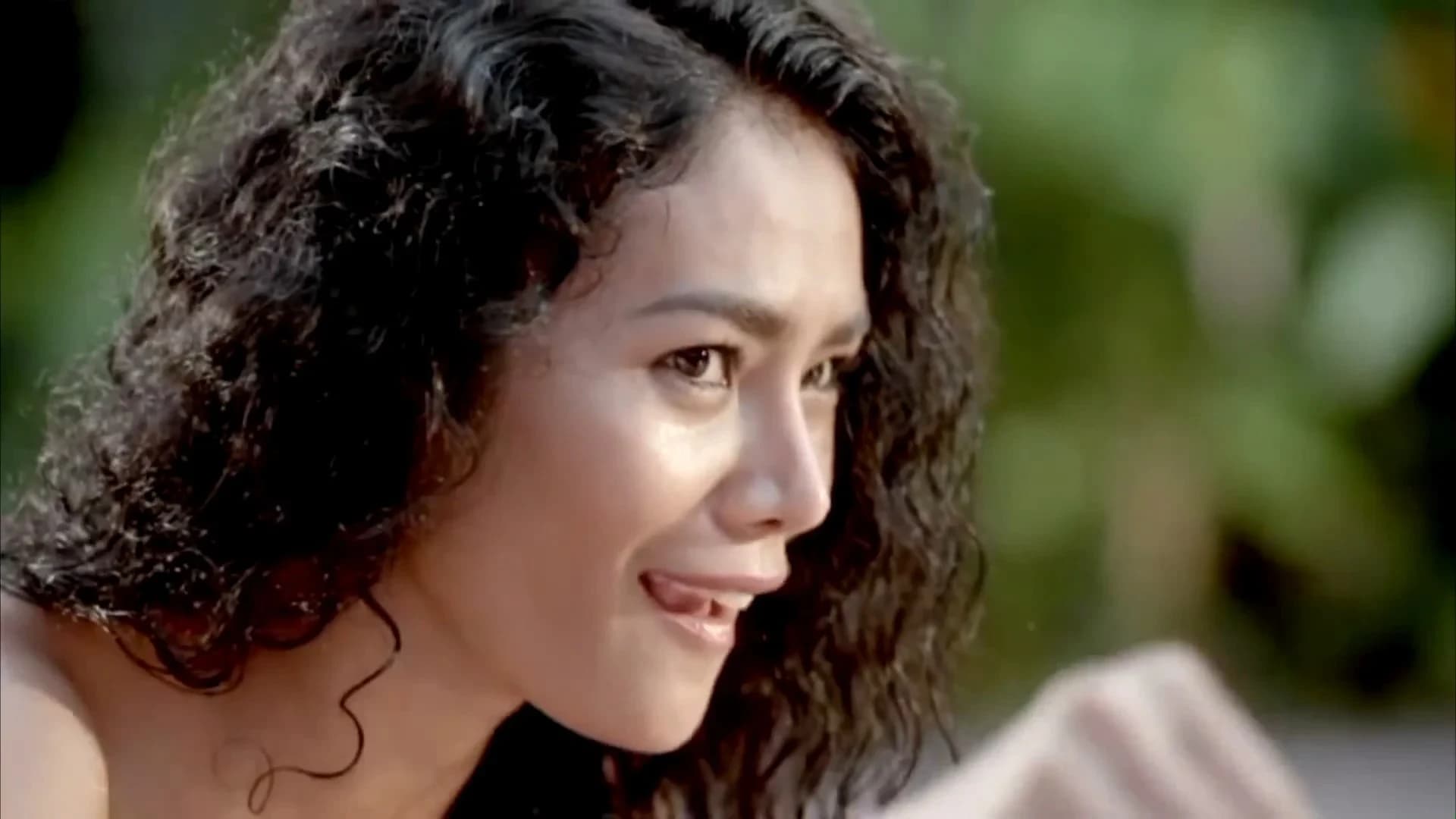 โปสเตอร์ภาพยนตร์ ห้องใต้หลังคา ใช้เป็นพื้นหลัง