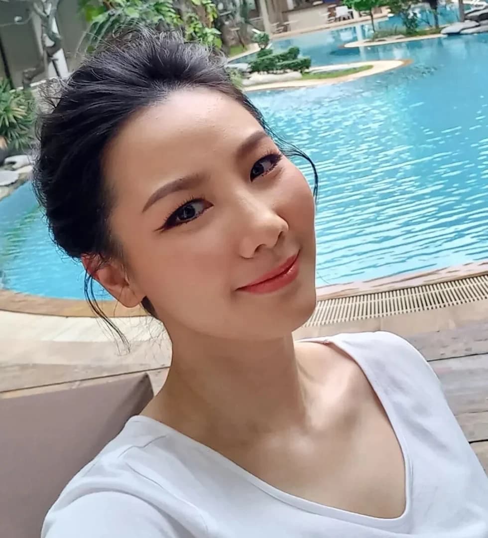 เพ่ยเพ่ย ศันสนีย์ สว่างโรจน์