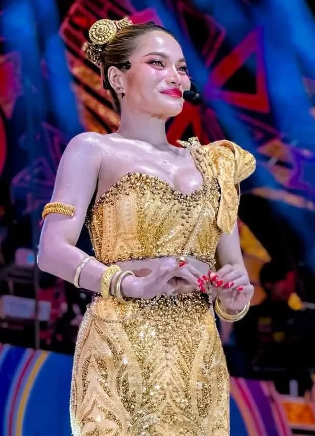 ใหม่ พัชรี ไชยเลิศ cover