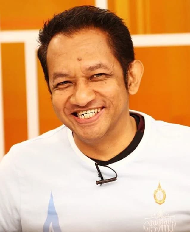 หนุ่ย เอกราช เก่งทุกทาง