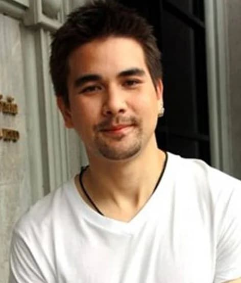 เอ็กซ์ ฐิติ เวชบุล