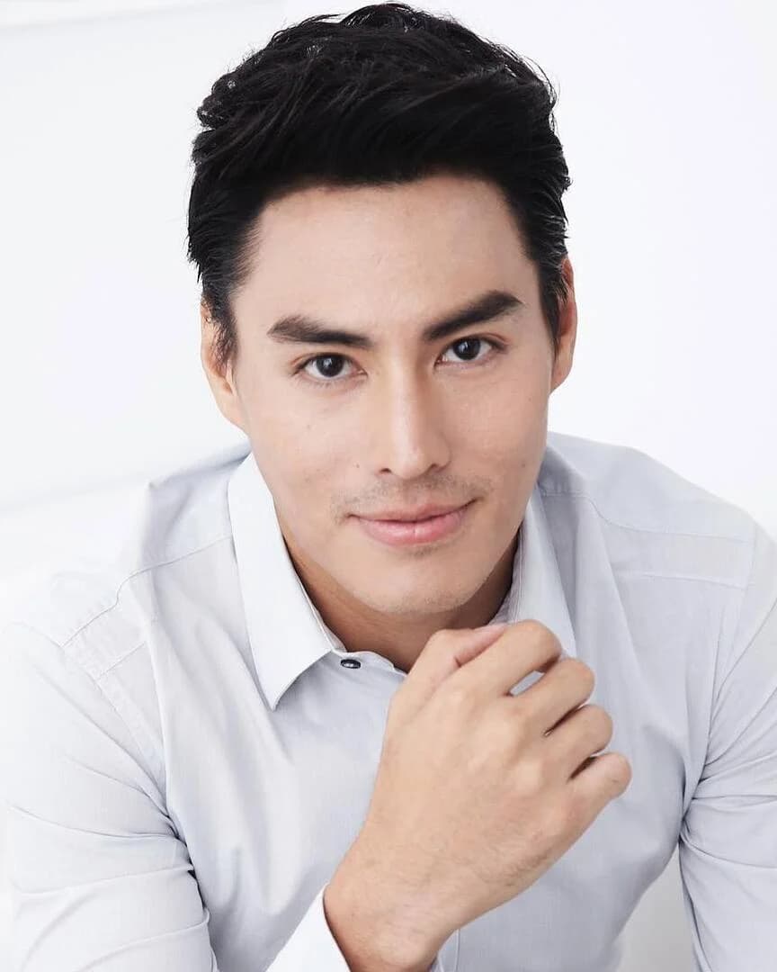 นาวิน เยาวพลกุล (นาวิน ต้าร์)