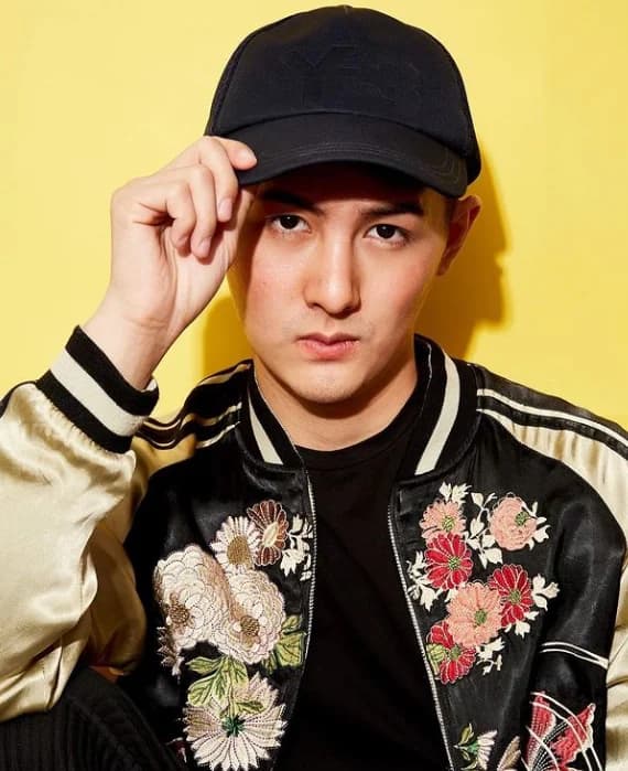 นิค พาวิช ทรัพย์รุ่งโรจน์