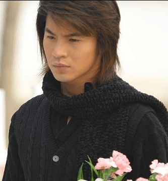 ลอยด์ อัษฎาง ศานติวงศ์สกุล