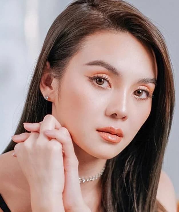 หลิว อาจารียา พรหมพฤกษ์