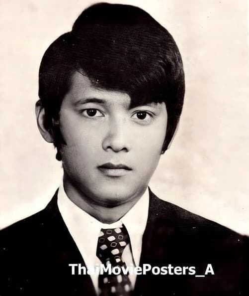 อาวุธ พิทักษ์พงษ์