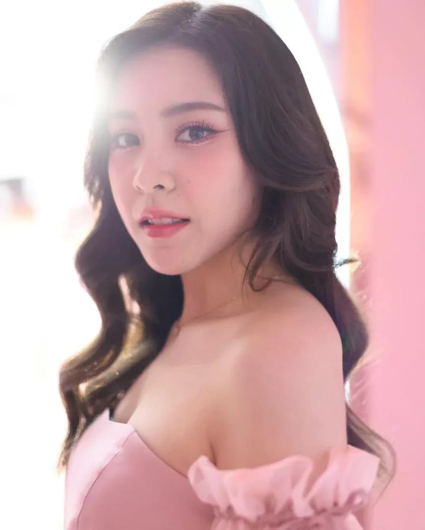 ตาหวาน อิสราภา ธวัชภักดี