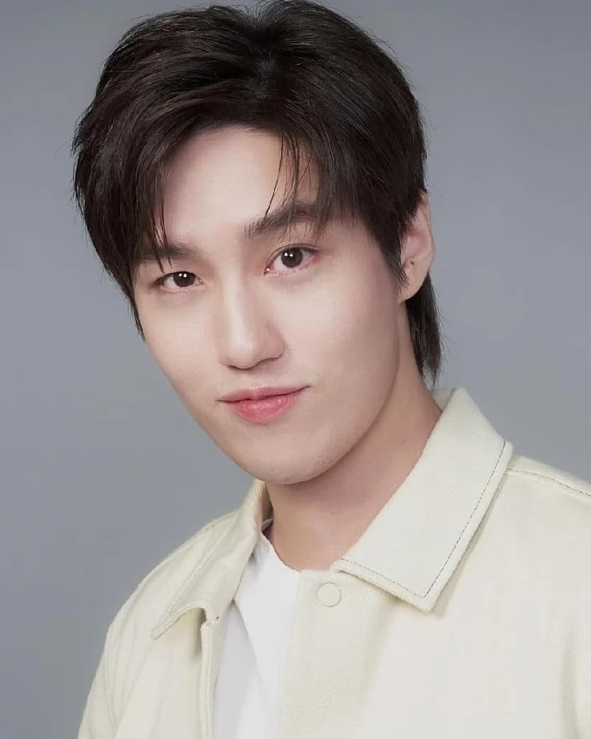 ต่อ ธนภพ ลีรัตนขจร