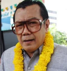 ชาติชาย จินดา (พ่อใหญ่จิ๋ว สภาโจ๊ก)