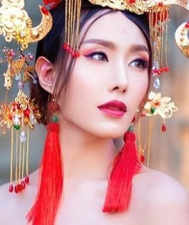 เดบาร่าห์ ซี (เด็บบี้ บาซู)