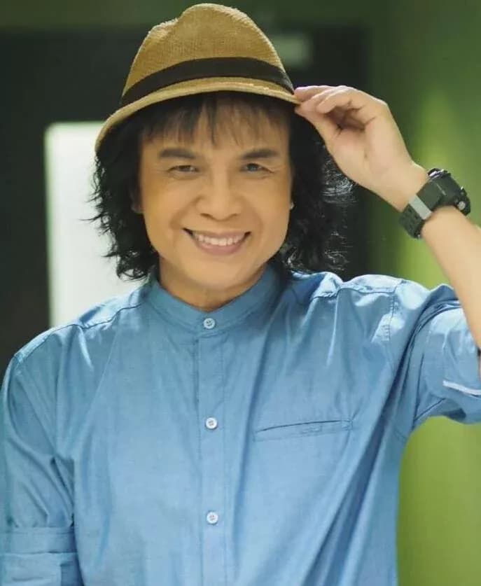 สลา คุณวุฒิ