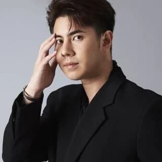 เติร์ก คหบดี กัลย์จาฤก