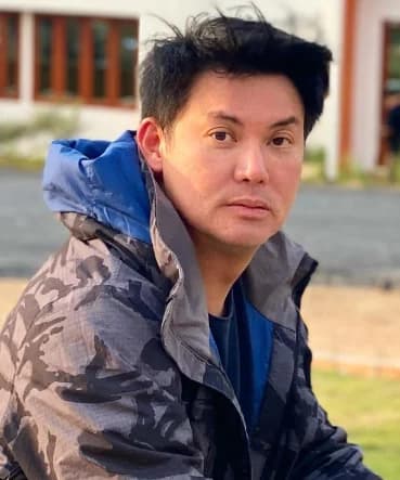 ต้น เดิมพัน อยู่วิทยา