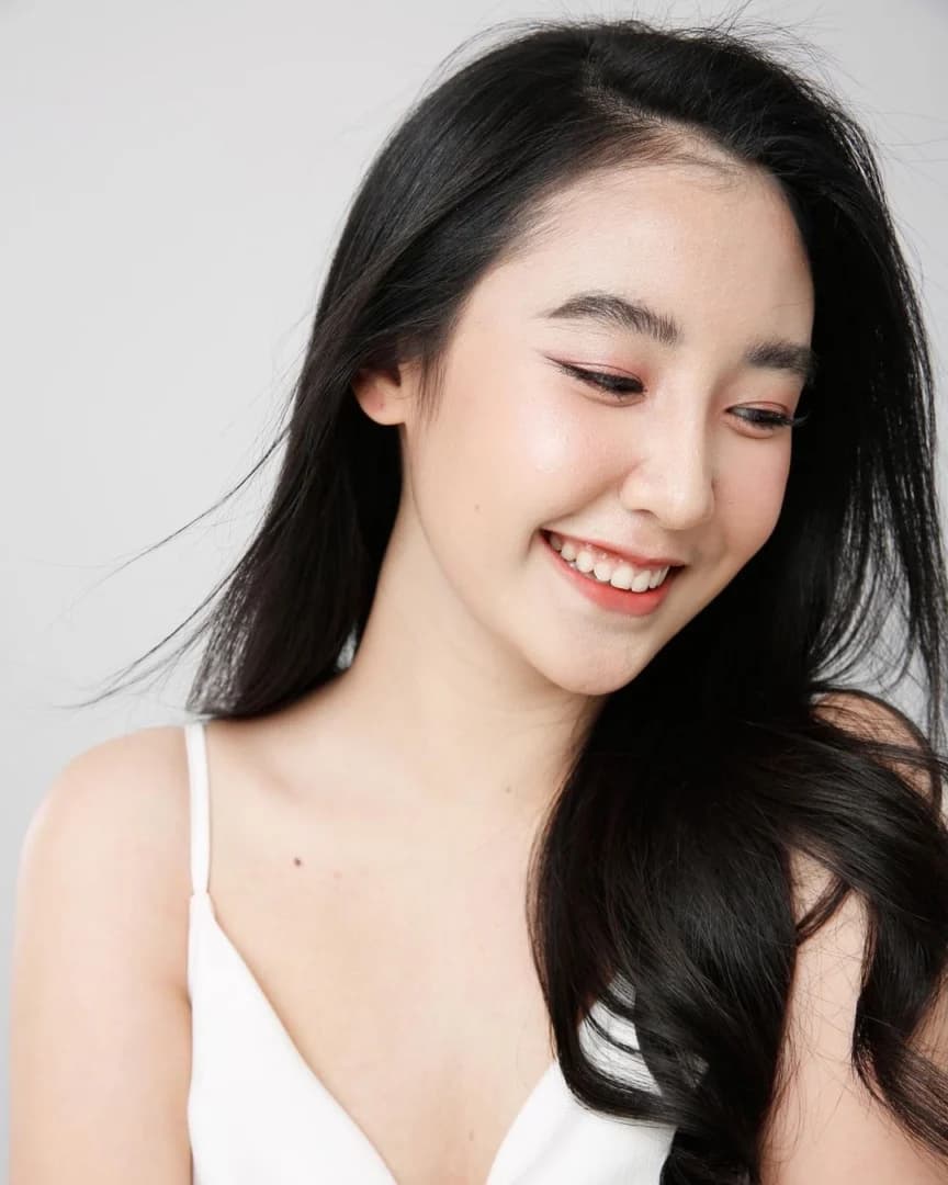 พลอย มงกุฎเพชร พงษ์สุวรรณ