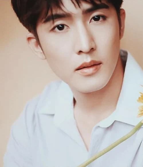 ต้อง สมิตพงศ์ สกุลพงศ์ชัย