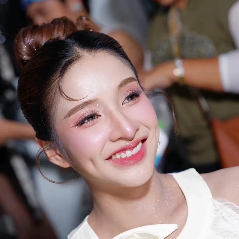 บลู รุ้งจรัส คำมี