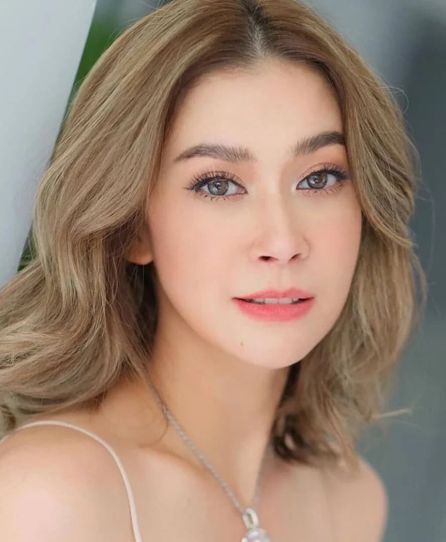 เอมี่ เอมิกา กลิ่นประทุม