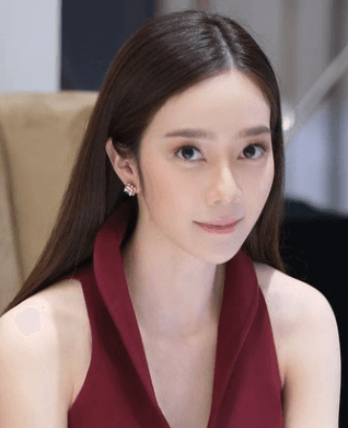 ออม อัทธนียา เอี่ยมวสันต์