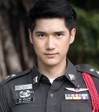 ตอง พชรพล ศุขอร่าม