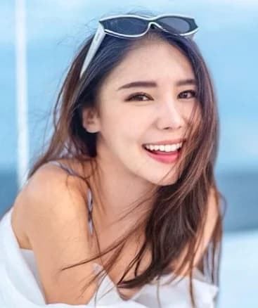 ผ้าแพร ธรัญญ่า มโนลีหกุล