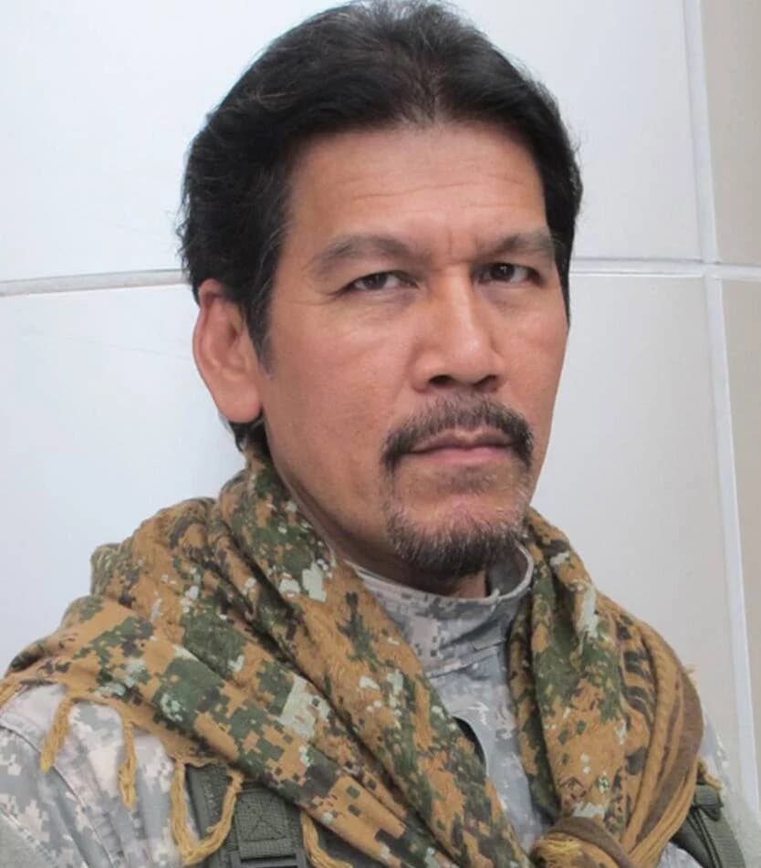 อมต อินทานนท์