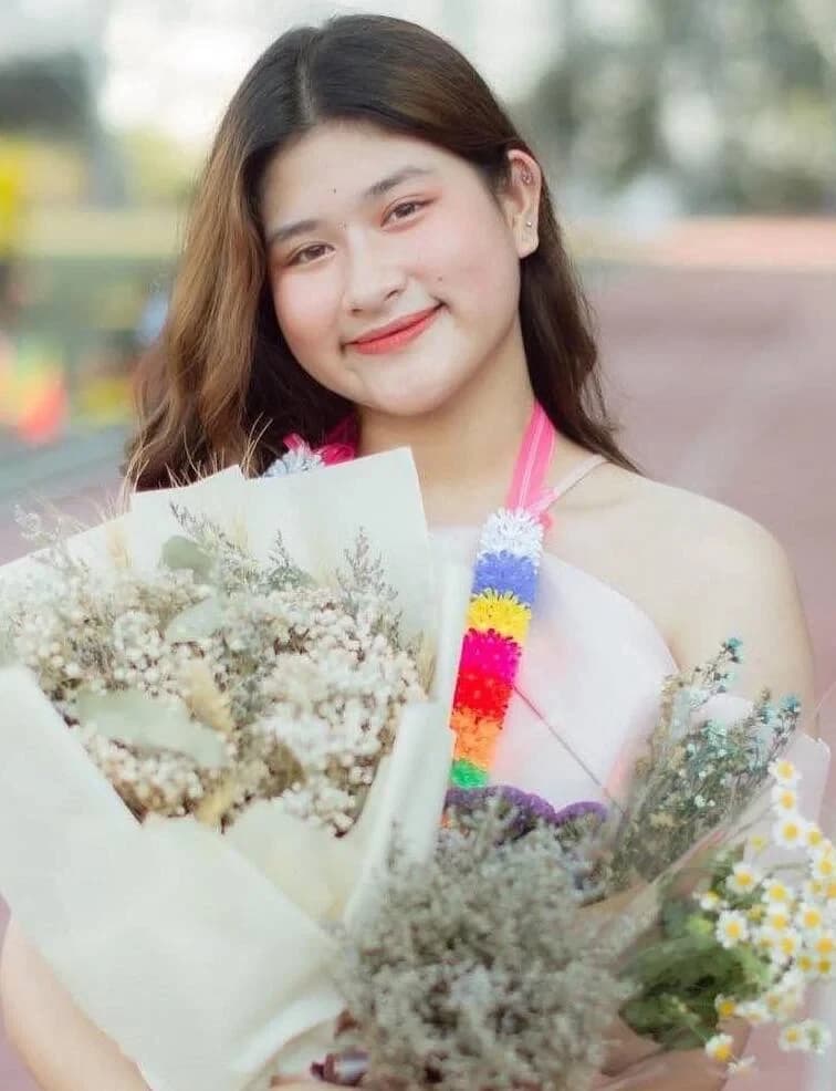 พลอย พลอยชนก ขันจำนงค์