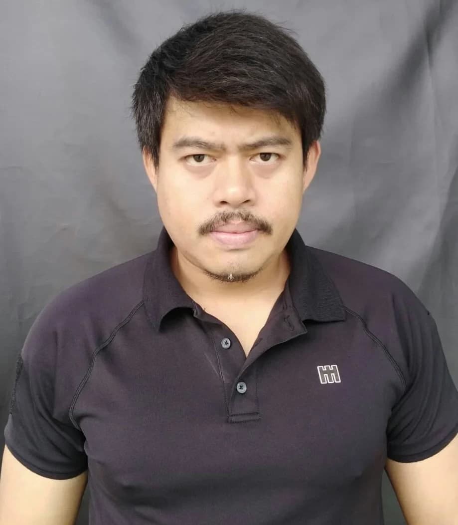 ชนชนะ สายจันทร์หอม