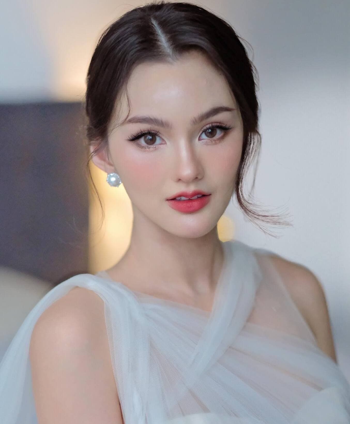 นาย ชนุชตรา สุขสันต์