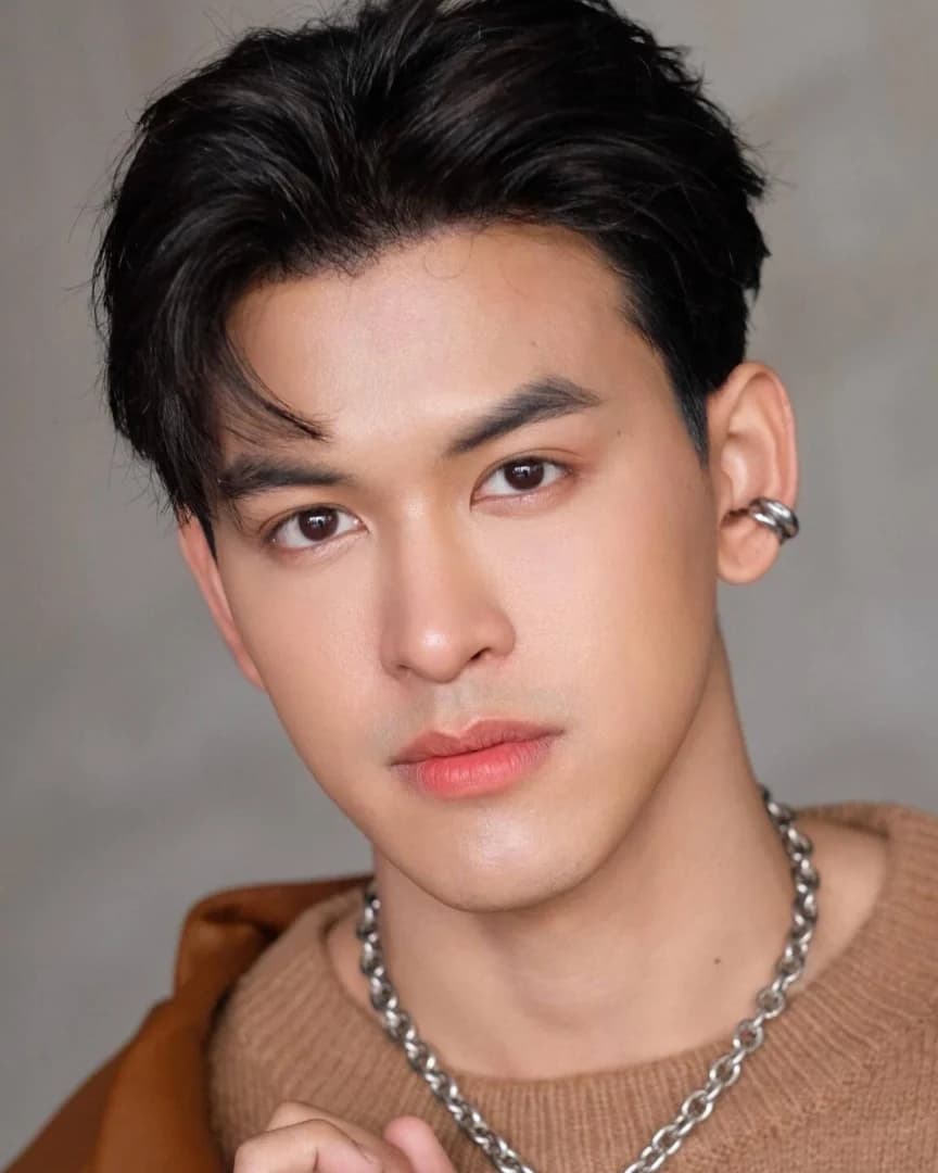 ฟิล์ม จิรายุ อึ้งวานิช