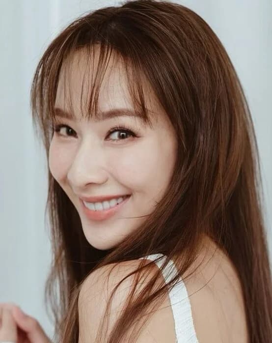 มิ้นท์ ณัฐวรา วงศ์วาสนา