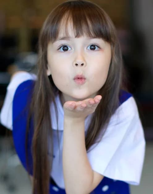 เคที่ ธนิกา คันนิ่งแฮม