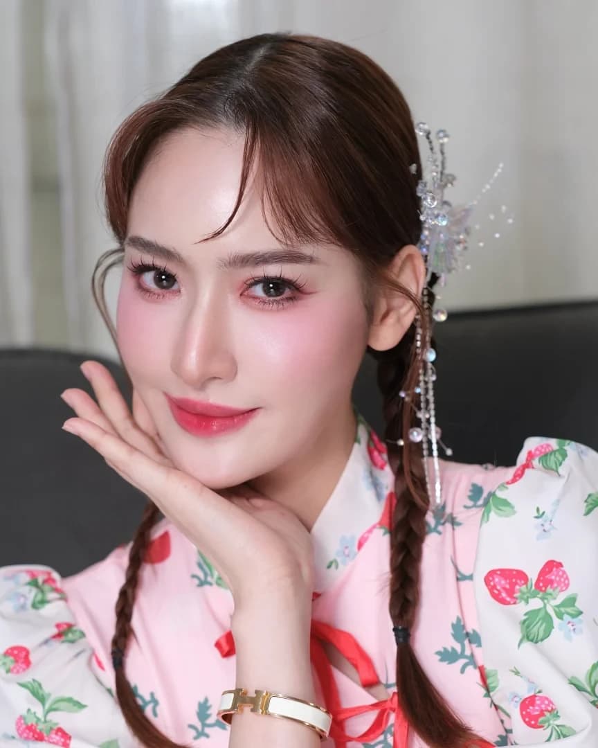 แคร์ ฉัตรฑริกา สิทธิพรม