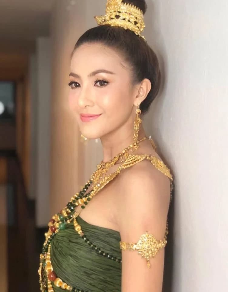 แซนดี้ พลอยปภัส วรพิสิษฐ์กุล