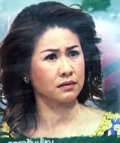 แอม ชลวรีย์ ชุติวัฒน์ขจรชัย